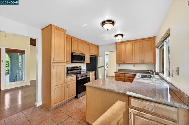 2134 Whippoorwill Ct, Pinole, CA 94564