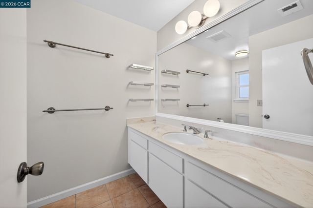 2134 Whippoorwill Ct, Pinole, CA 94564