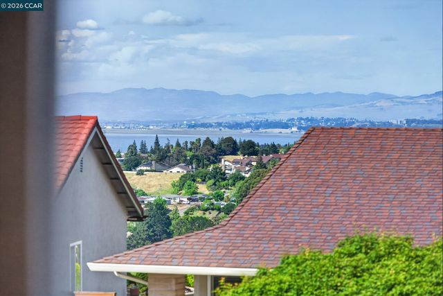 2134 Whippoorwill Ct, Pinole, CA 94564