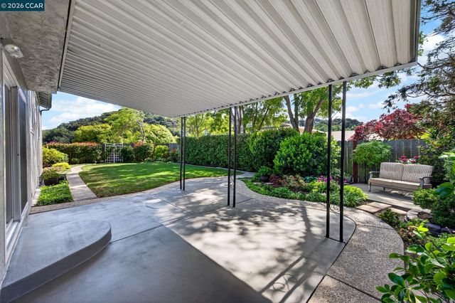 2134 Whippoorwill Ct, Pinole, CA 94564