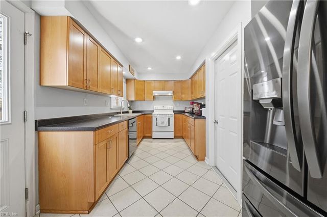 441 Corapeake DR, Chesapeake, VA 23322