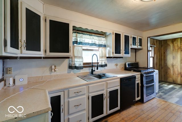 6416 S County Road 100 E, Markleville, IN 46056