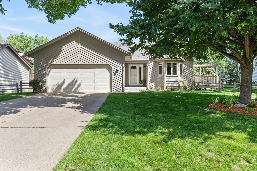 987 Kettle Creek Road, Eagan, MN 55123 — exterior