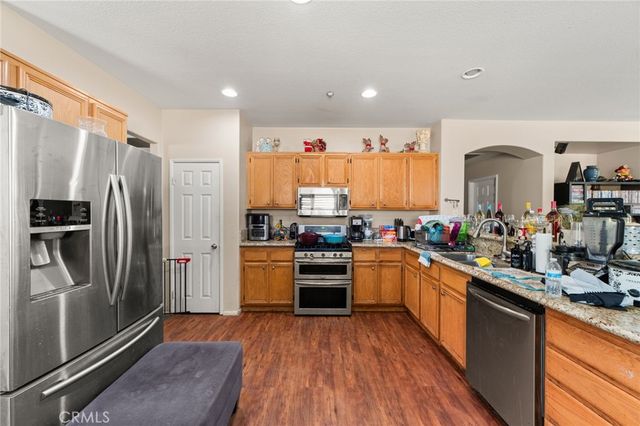 8028 La Crosse Way, Riverside, CA 92508