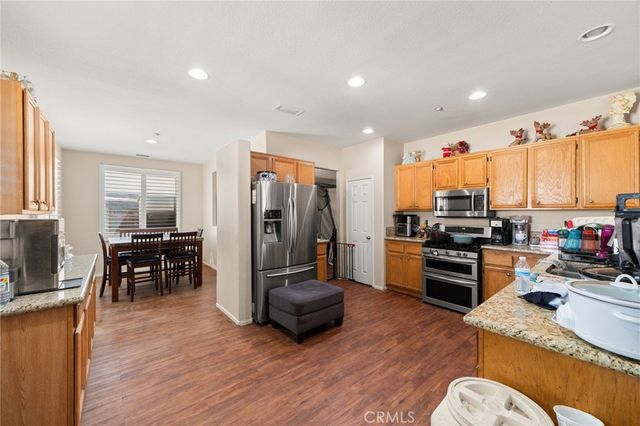 8028 La Crosse Way, Riverside, CA 92508
