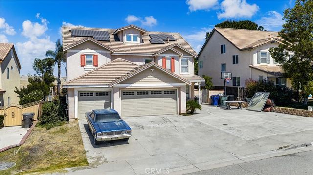8028 La Crosse Way, Riverside, CA 92508