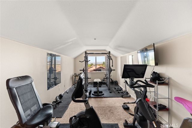 8028 La Crosse Way, Riverside, CA 92508