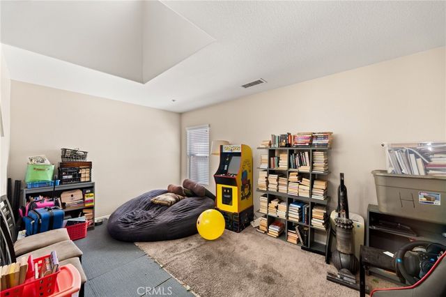 8028 La Crosse Way, Riverside, CA 92508