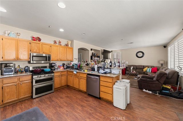 8028 La Crosse Way, Riverside, CA 92508