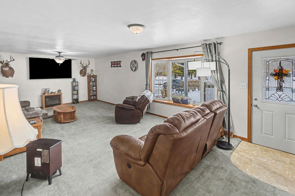 Image 11 of property listing at 3192 Nation Road, Salem, IL 62881