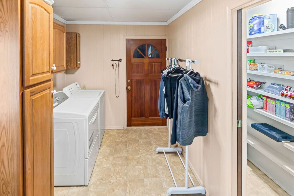 Image 18 of property listing at 3192 Nation Road, Salem, IL 62881