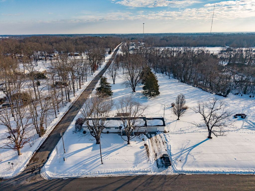 Image 36 of property listing at 3192 Nation Road, Salem, IL 62881