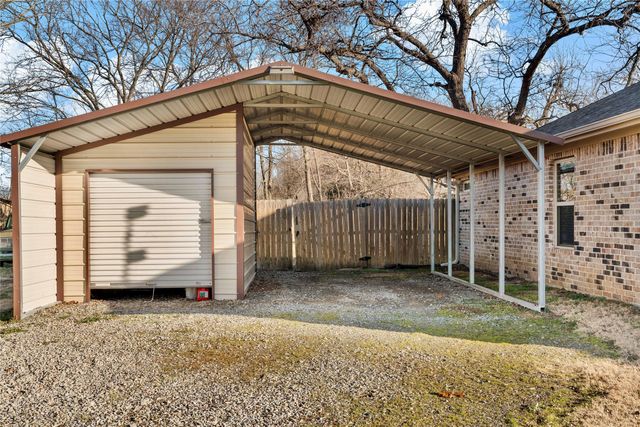 203 E 4th Street, Dodd City, TX 75438