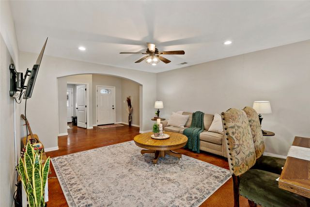 203 E 4th Street, Dodd City, TX 75438