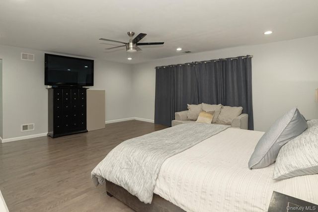 7 Jackson Street, Nesconset, NY 11767