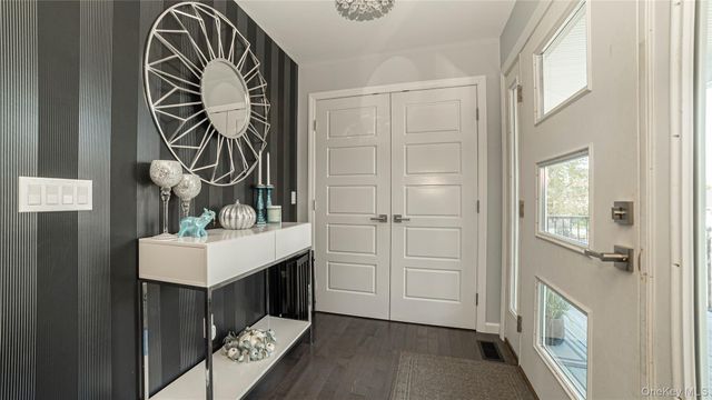 7 Jackson Street, Nesconset, NY 11767