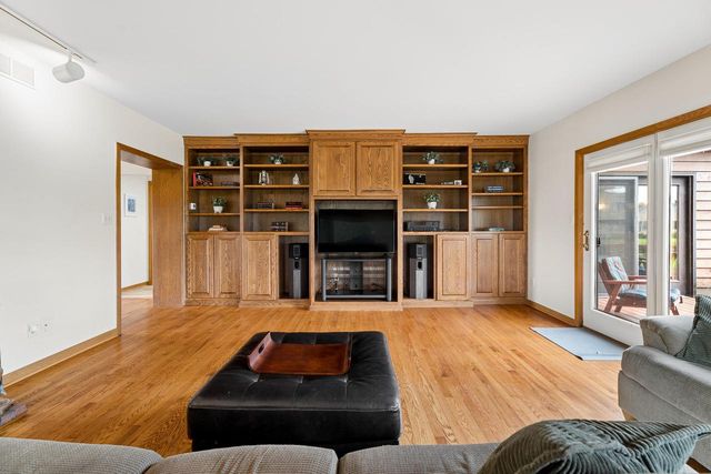 340 Lake ROAD, Menasha, WI 54952