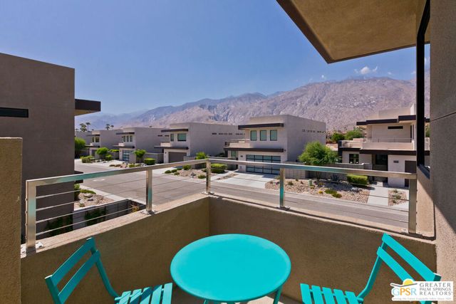 222 Vista Terrace, Palm Springs, CA 92262
