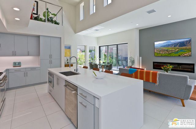 222 Vista Terrace, Palm Springs, CA 92262