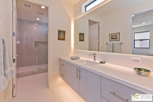 222 Vista Terrace, Palm Springs, CA 92262