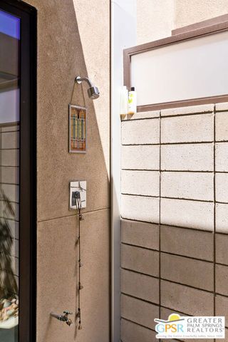 222 Vista Terrace, Palm Springs, CA 92262