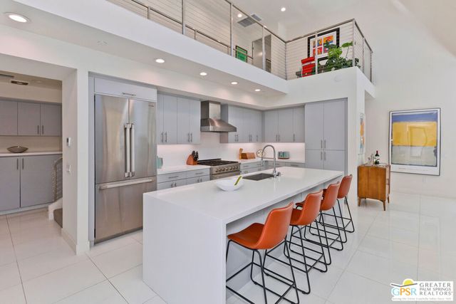 222 Vista Terrace, Palm Springs, CA 92262