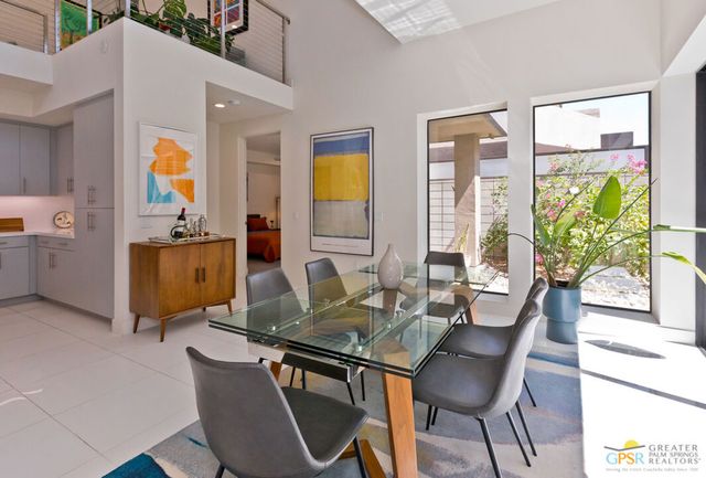 222 Vista Terrace, Palm Springs, CA 92262