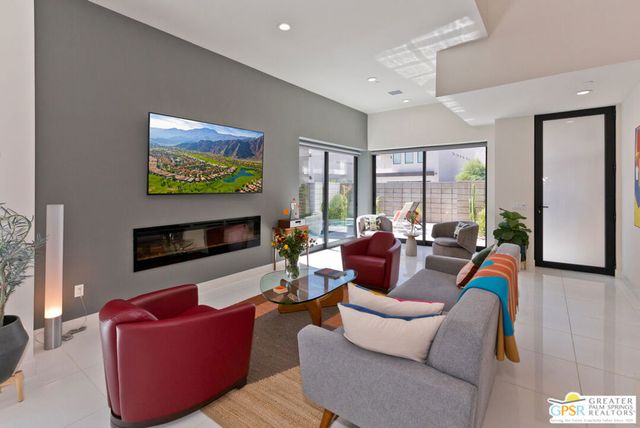 222 Vista Terrace, Palm Springs, CA 92262