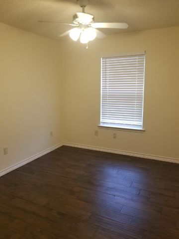 6499 Central Avenue, North Richland Hills, TX 76182