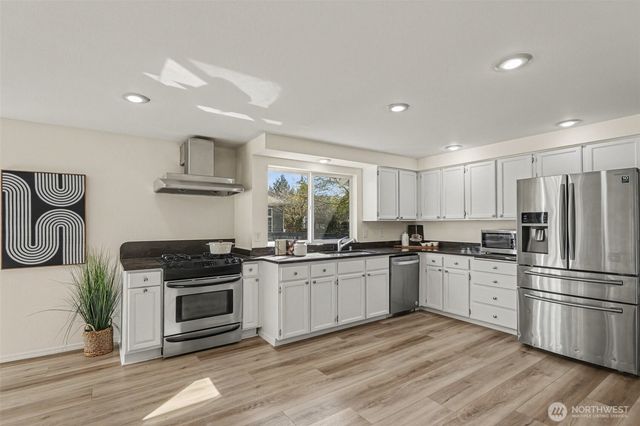 18131 26th Drive SE, Bothell, WA 98012