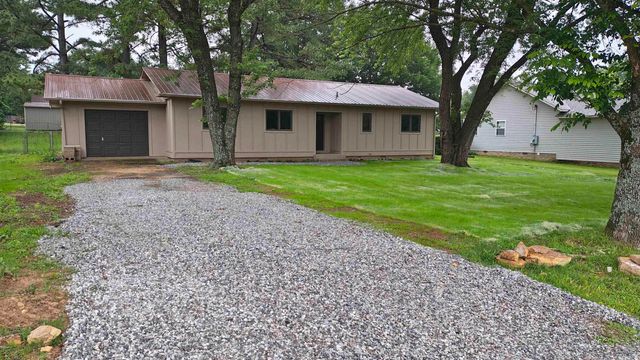 404 Maple Drive, Mountain View, AR 72560