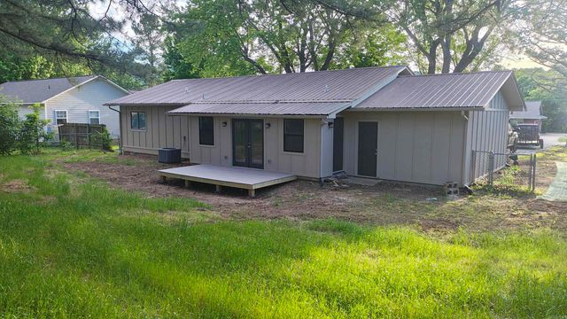 404 Maple Drive, Mountain View, AR 72560