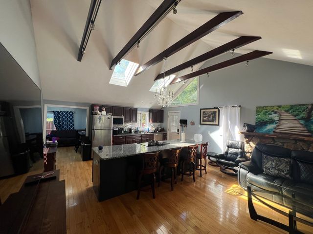 3 Macintosh Ln, Ashland, MA 01721