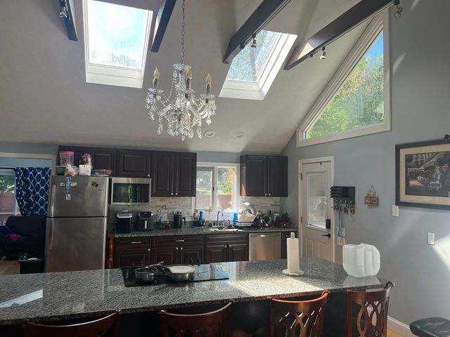 3 Macintosh Ln, Ashland, MA 01721