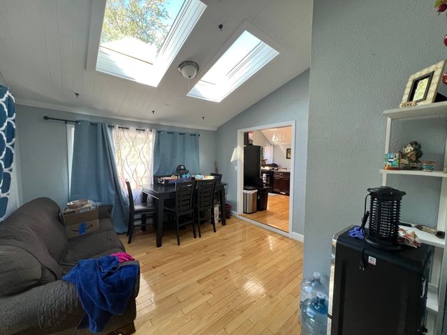 3 Macintosh Ln, Ashland, MA 01721