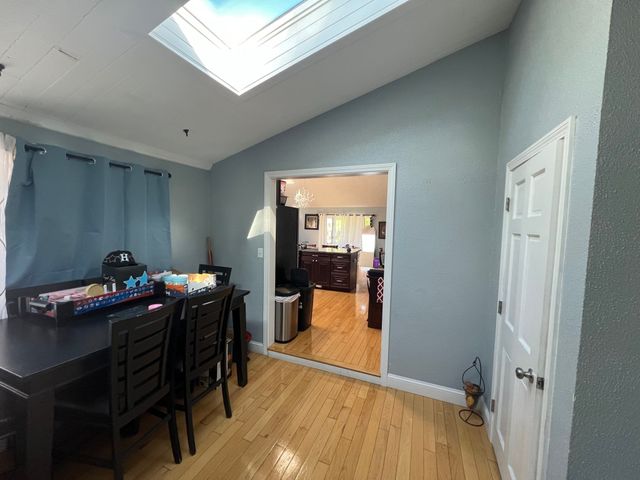 3 Macintosh Ln, Ashland, MA 01721