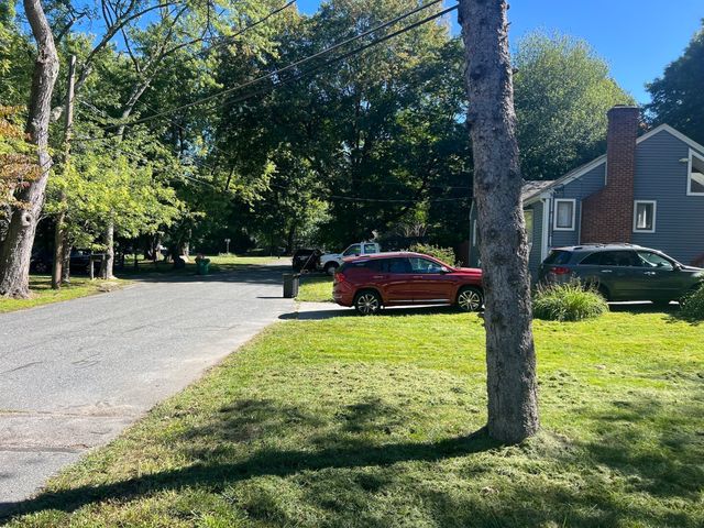 3 Macintosh Ln, Ashland, MA 01721