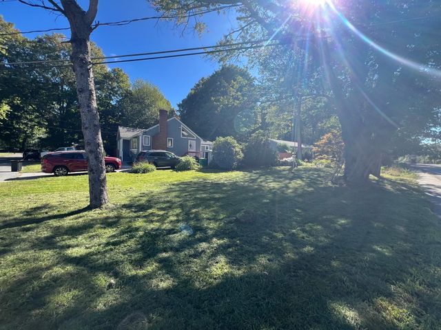3 Macintosh Ln, Ashland, MA 01721