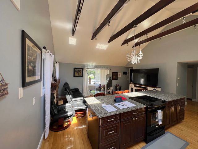 3 Macintosh Ln, Ashland, MA 01721