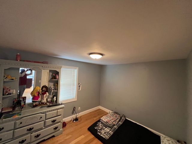 3 Macintosh Ln, Ashland, MA 01721