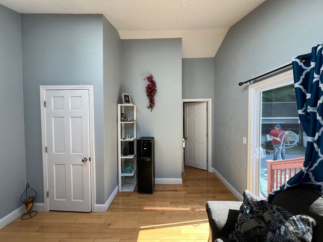 3 Macintosh Ln, Ashland, MA 01721