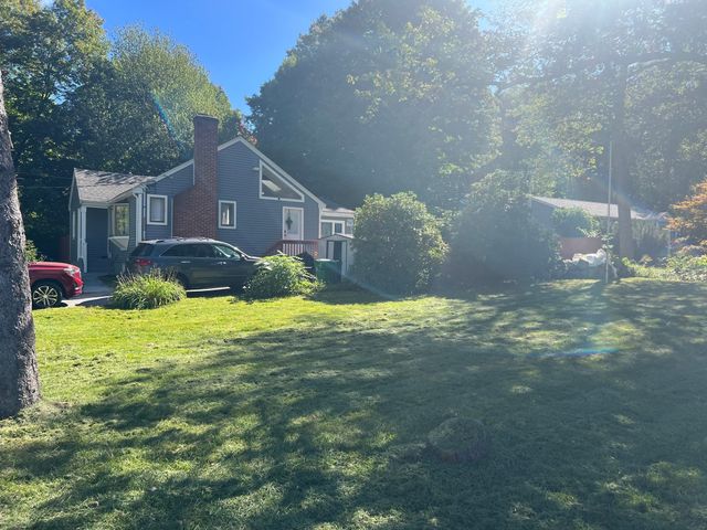 3 Macintosh Ln, Ashland, MA 01721