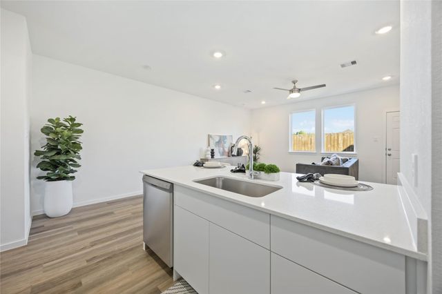 5929 Manning Oaks Street, Houston, TX 77091