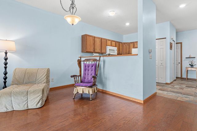 1035 Providence Drive, Shakopee, MN 55379