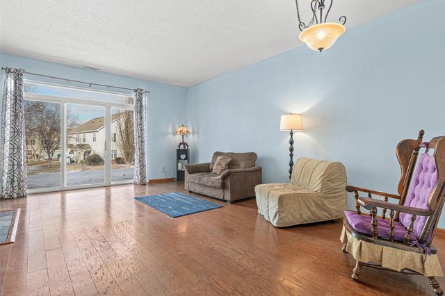 1035 Providence Drive, Shakopee, MN 55379