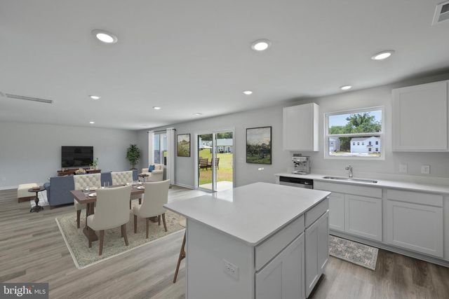 35 VERNON ST, Charles Town, WV 25414