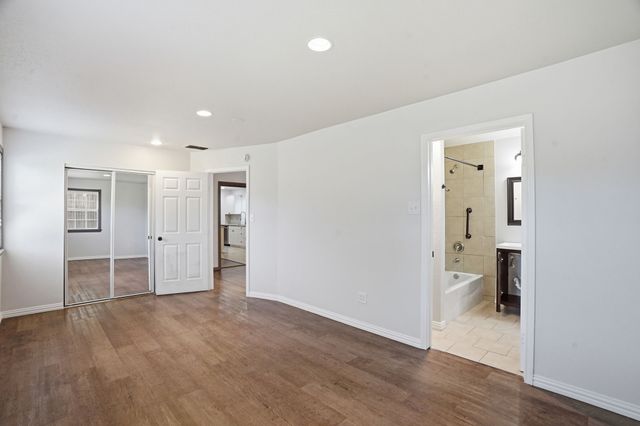 8660 Kingspoint Drive, Dallas, TX 75238