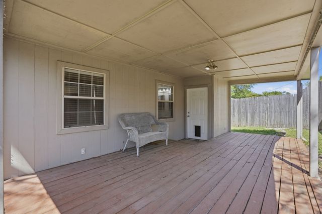 8660 Kingspoint Drive, Dallas, TX 75238