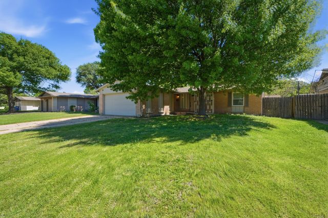 8660 Kingspoint Drive, Dallas, TX 75238