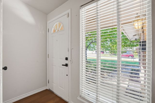 8660 Kingspoint Drive, Dallas, TX 75238